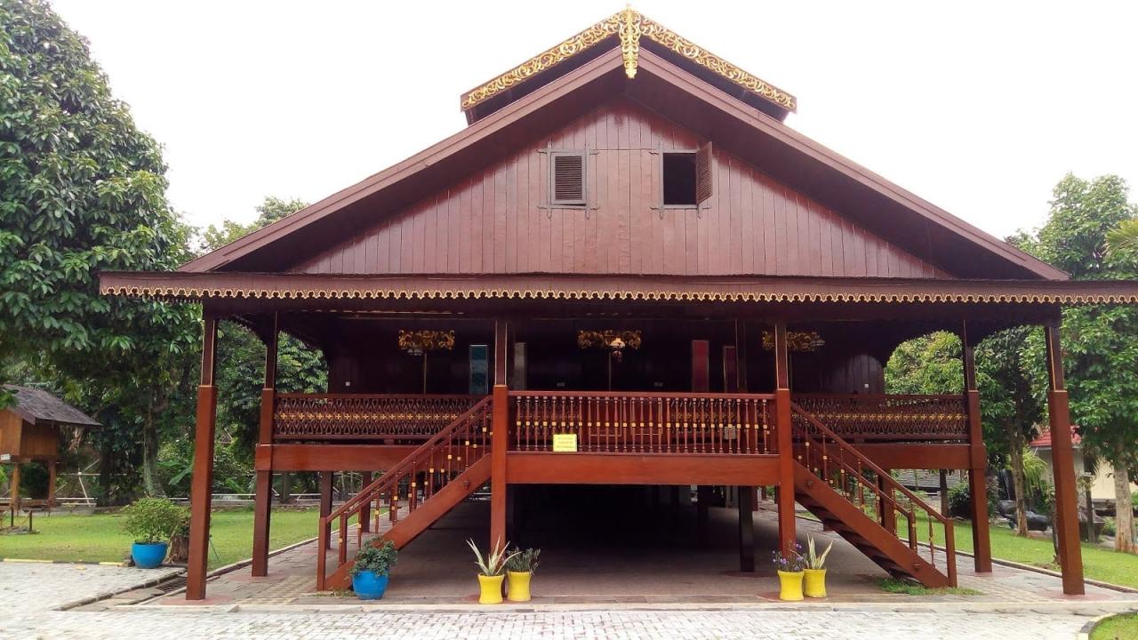 gambar rumah adat sulawesi utara