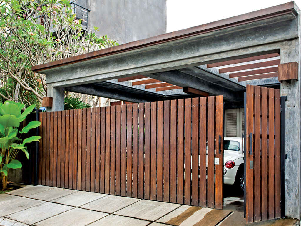 pagar kayu teras rumah minimalis terbaru